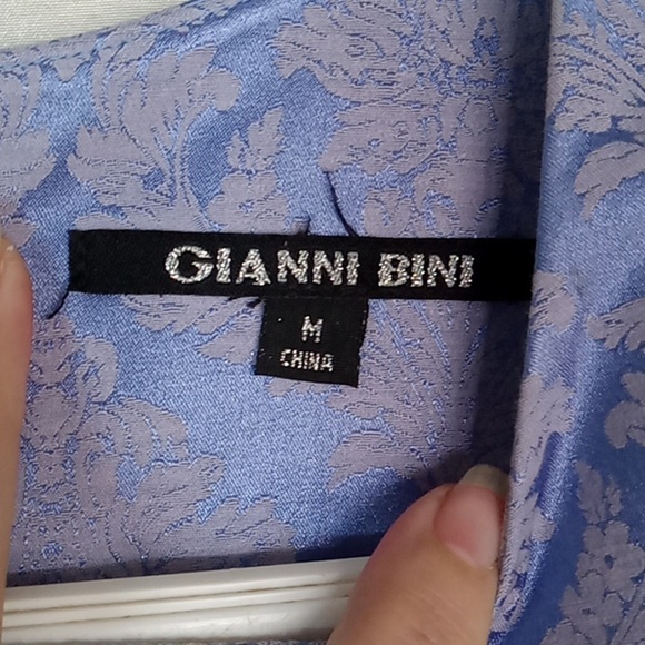 Gianni Bini floral periwinkle pleated dress size medium - Picture 3 of 11